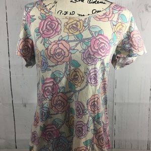 LuLaRoe Medium Roses Classic T🌹🌹🌹🌹